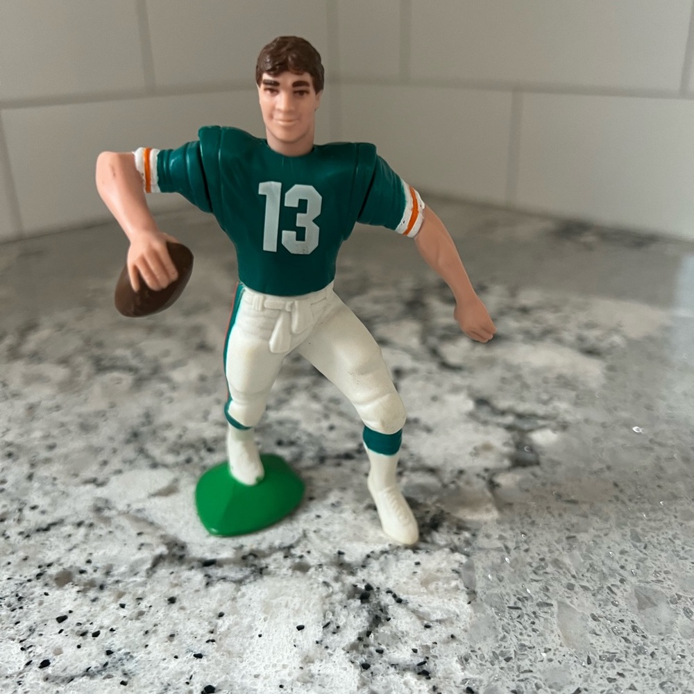 1997 Dan Marino Action Figure Kenner Starting Line-up
